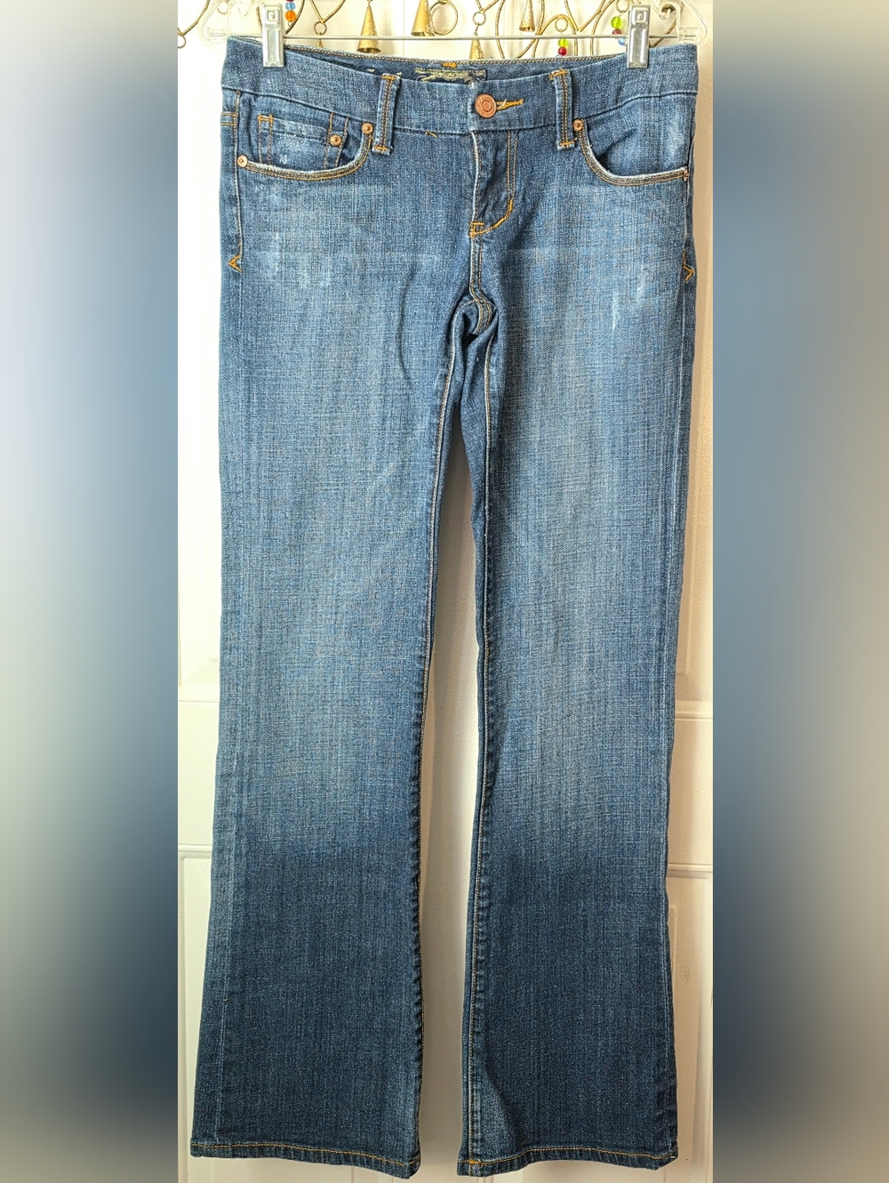 Y2K Seven7 Low Rise Bootcut Jeans Womens 27 Medium Wash Stretch Embroidered Pock